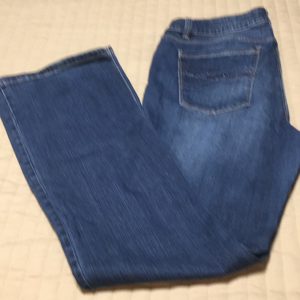 White House Black Market 10 Short bootleg jeans